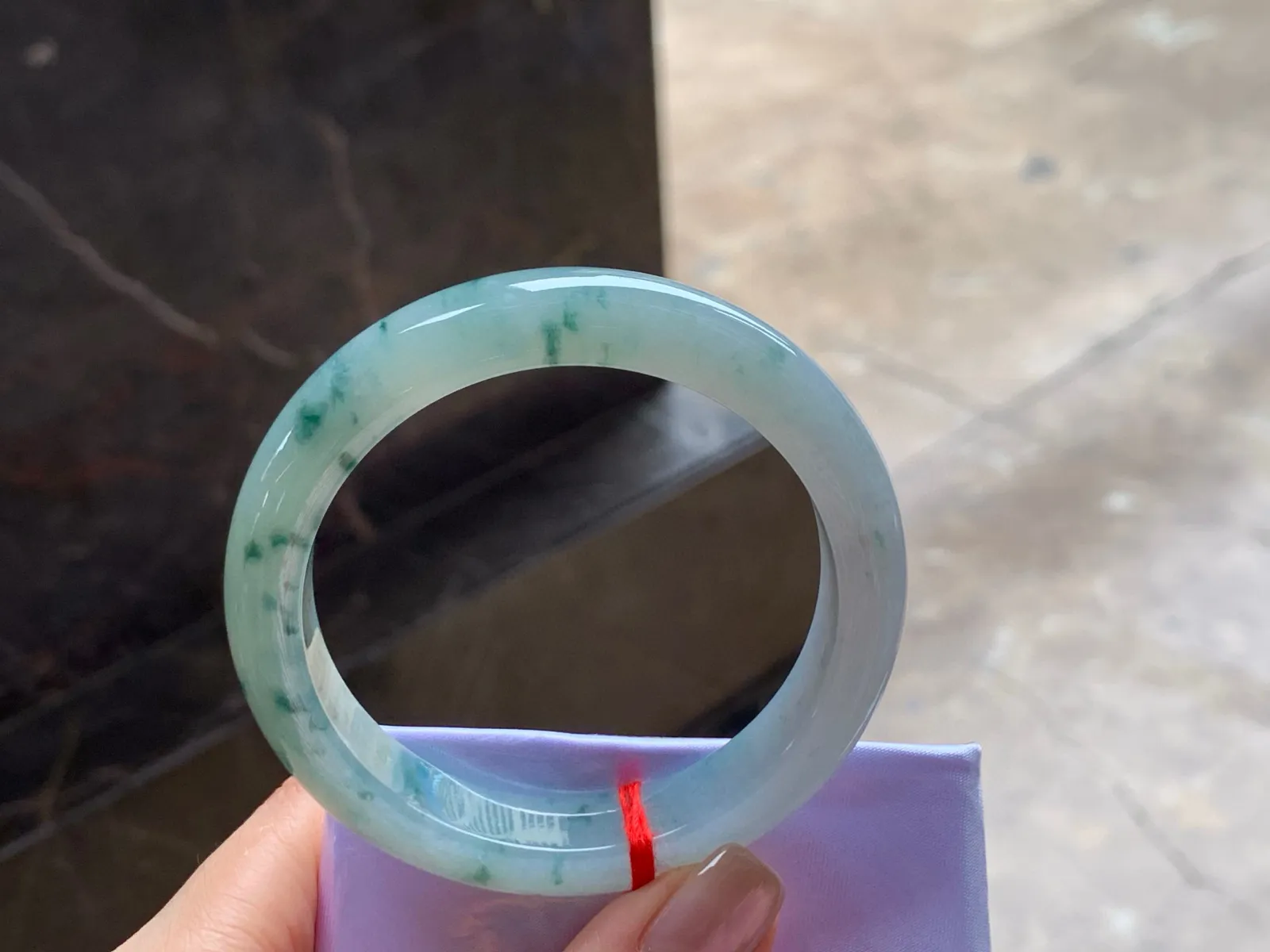 飘花手镯
细腻清爽 54/11.6/8mm