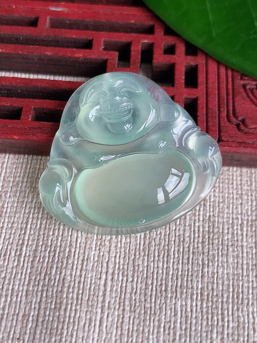 a货翡翠老坑玻璃种晴水佛公吊坠 尺寸29.6×32.6×5.6mm 重量8.12g 0701