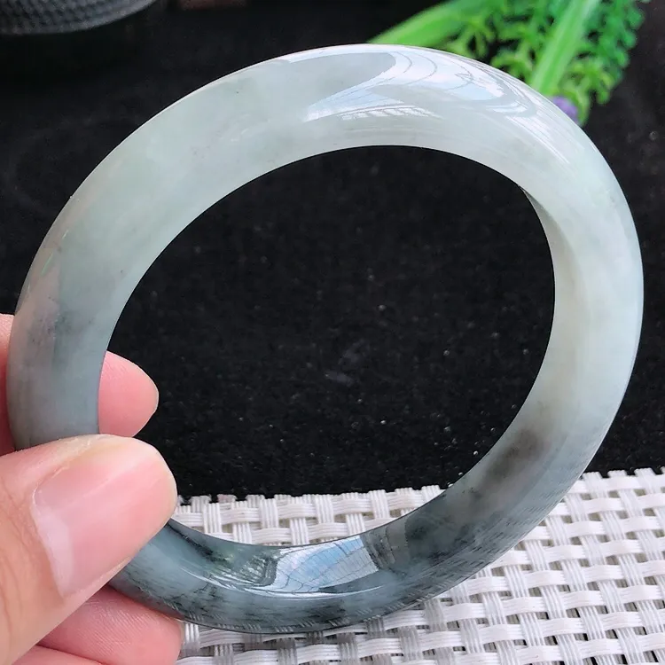 自然光60/11.5/9.5大圈口老坑冰润水灵特色乌鸡种飘花手镯翡翠玉镯美人镯