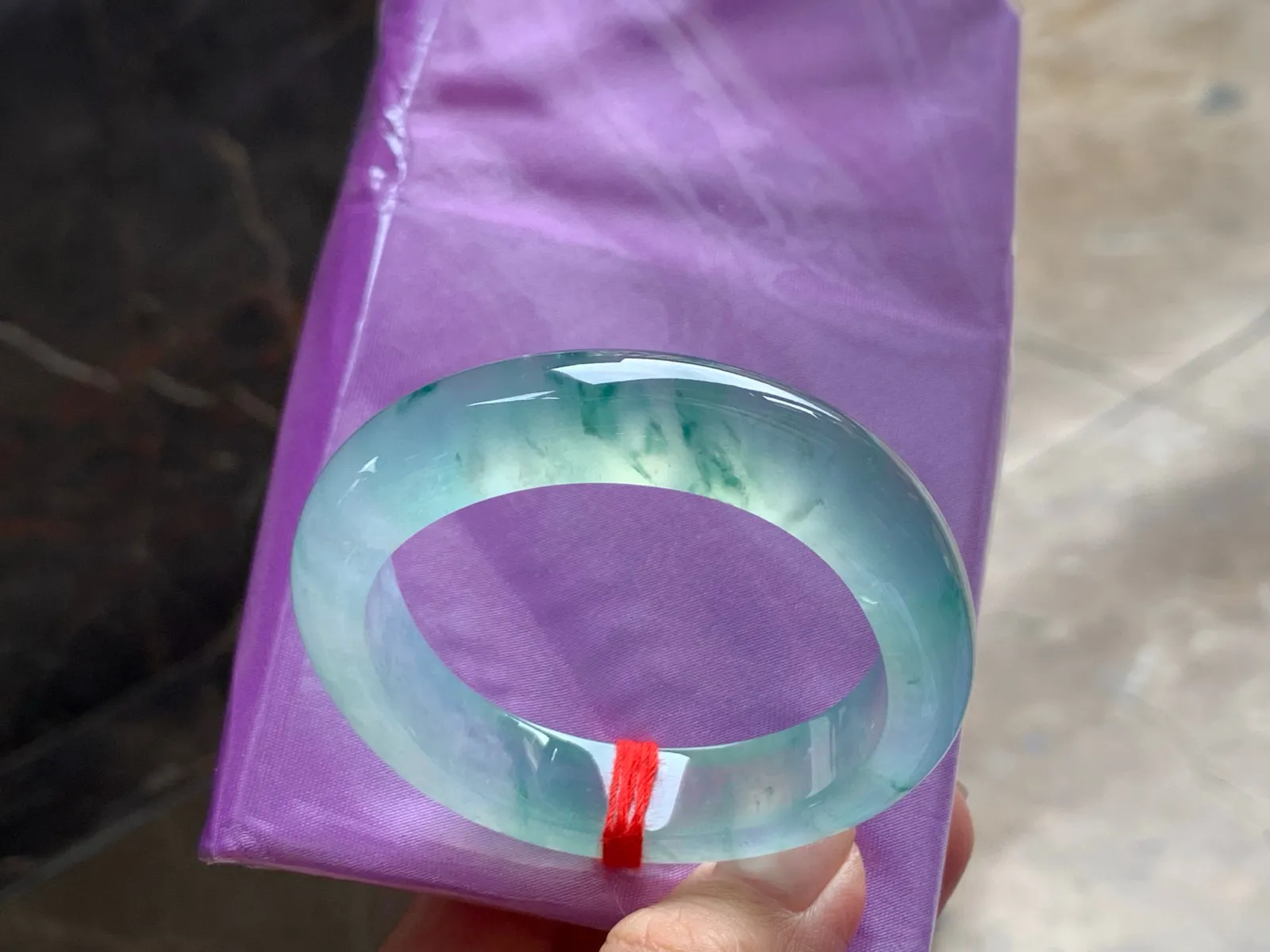 冰种飘花小贵妃
种老水足 49.2/11.8/8.3mm