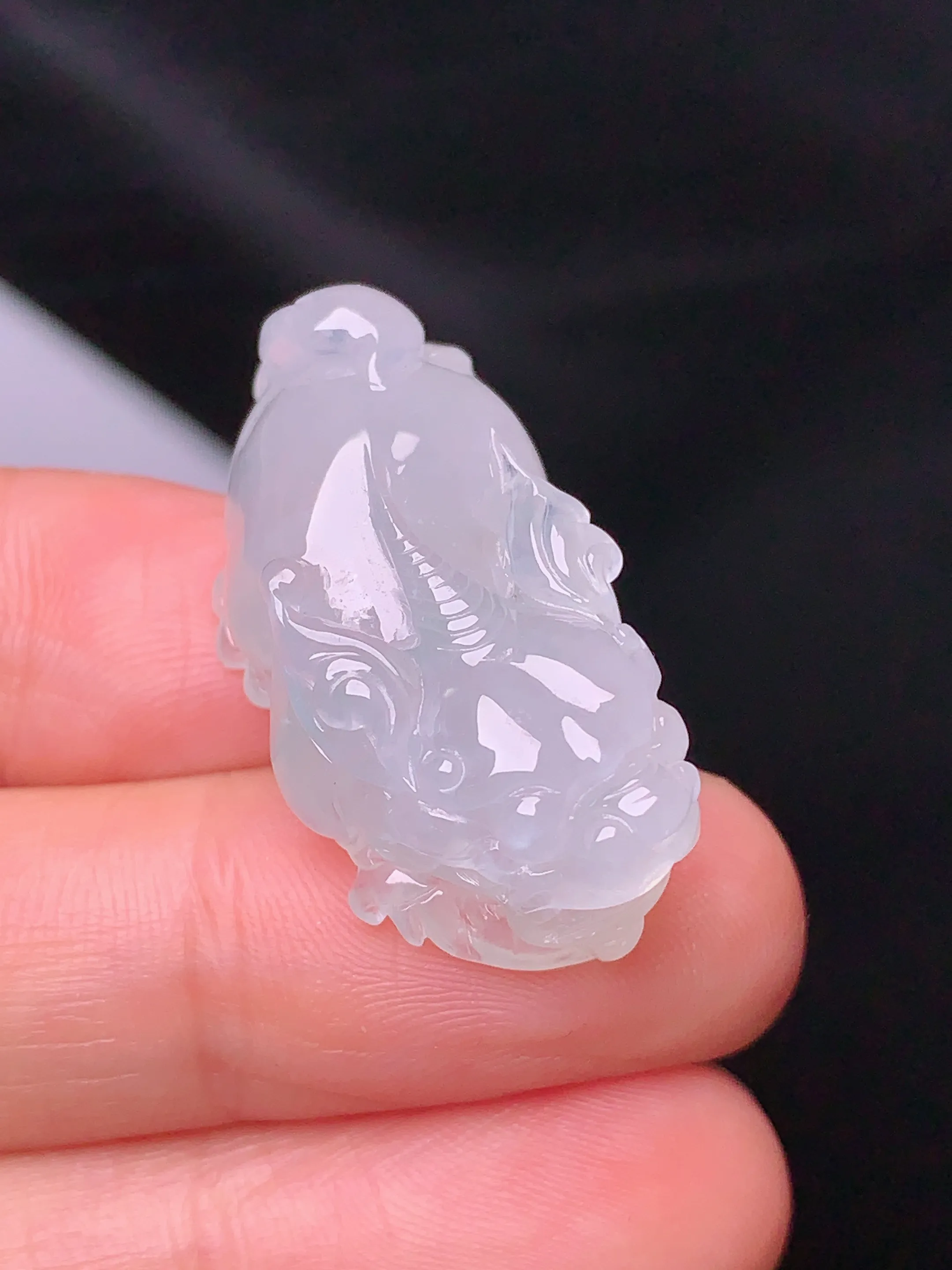冰种金蟾吊坠 玉质细腻 色泽艳丽 整体尺寸30*14*11.3