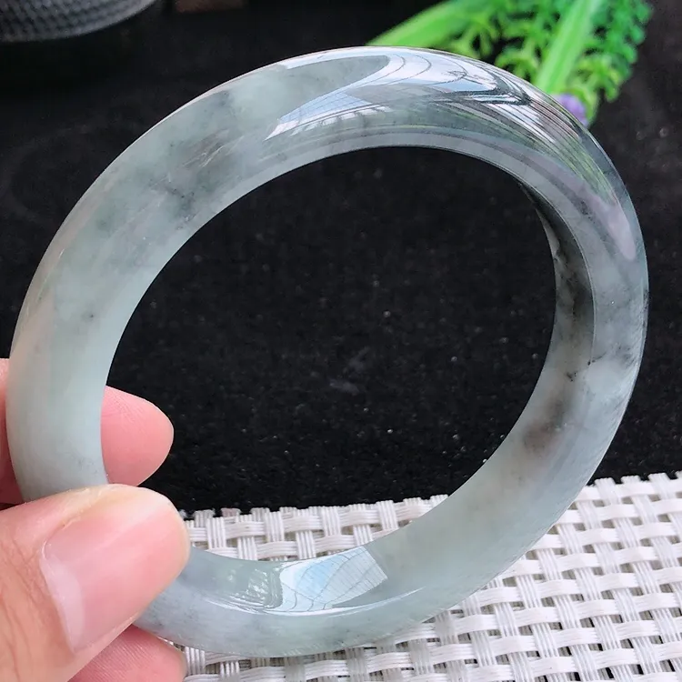 自然光60/11.5/9.5大圈口老坑冰润水灵特色乌鸡种飘花手镯翡翠玉镯美人镯