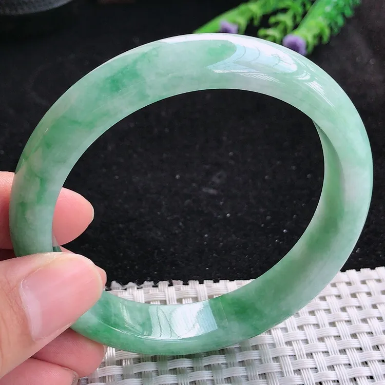 自然光62.5/13.2/8.2大圈口老坑精美满色飘绿手镯翡翠玉镯美人镯