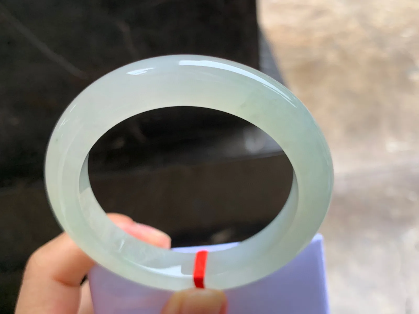 55.5-11-9.5mm
冰黄翡手镯 水润冰透 颜色均匀漂亮