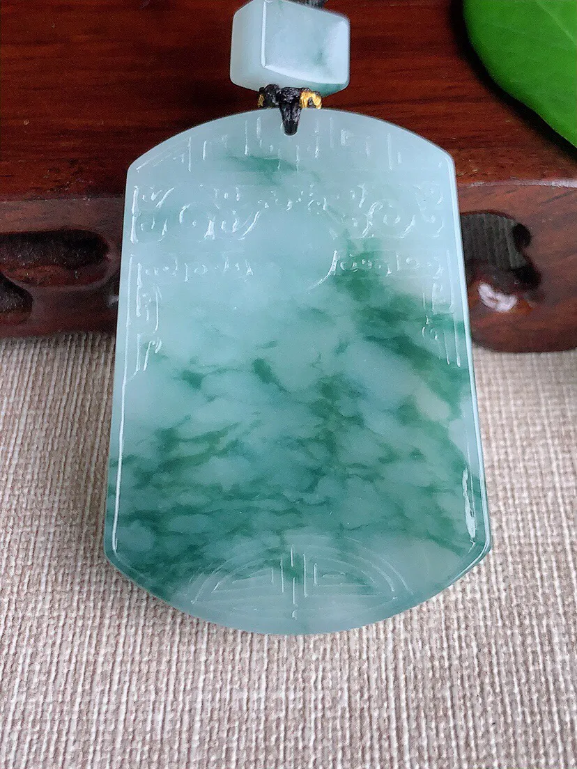 a货翡翠老坑冰种飘花仿古无事牌吊坠 尺寸50.2×35.7×5.6mm 重量36.22g 0701