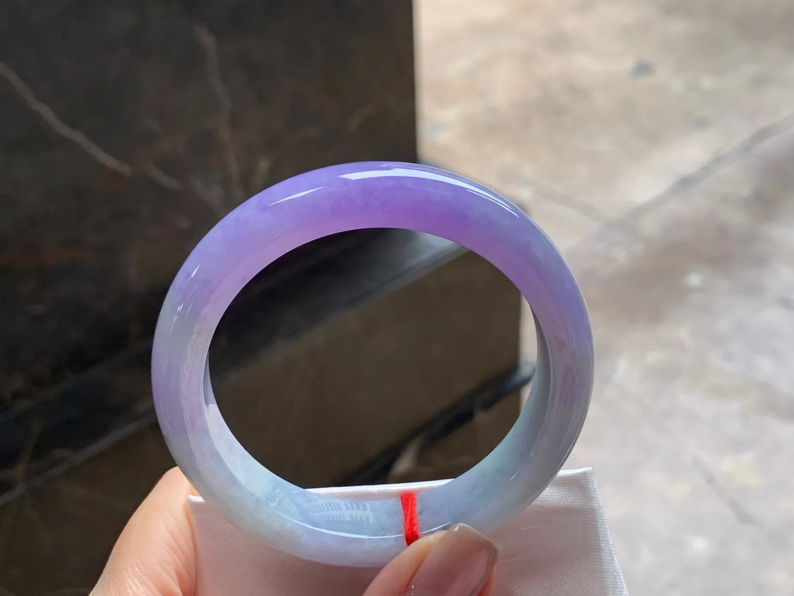 春色手镯
颜色漂亮 54.8/12/8mm