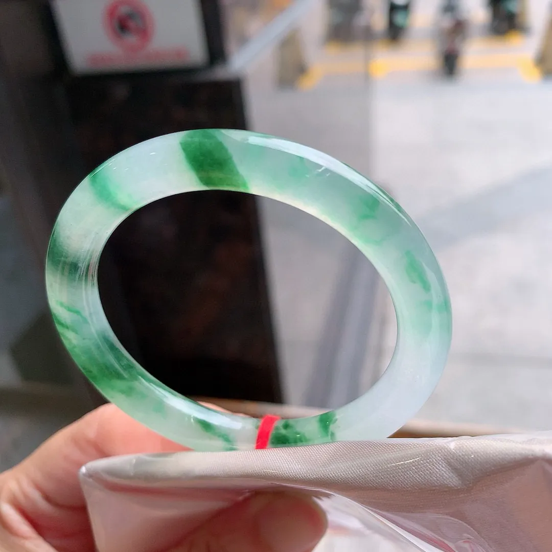圆条冰玻飘花 微石纹 尺寸:51.1/8.3 种水好