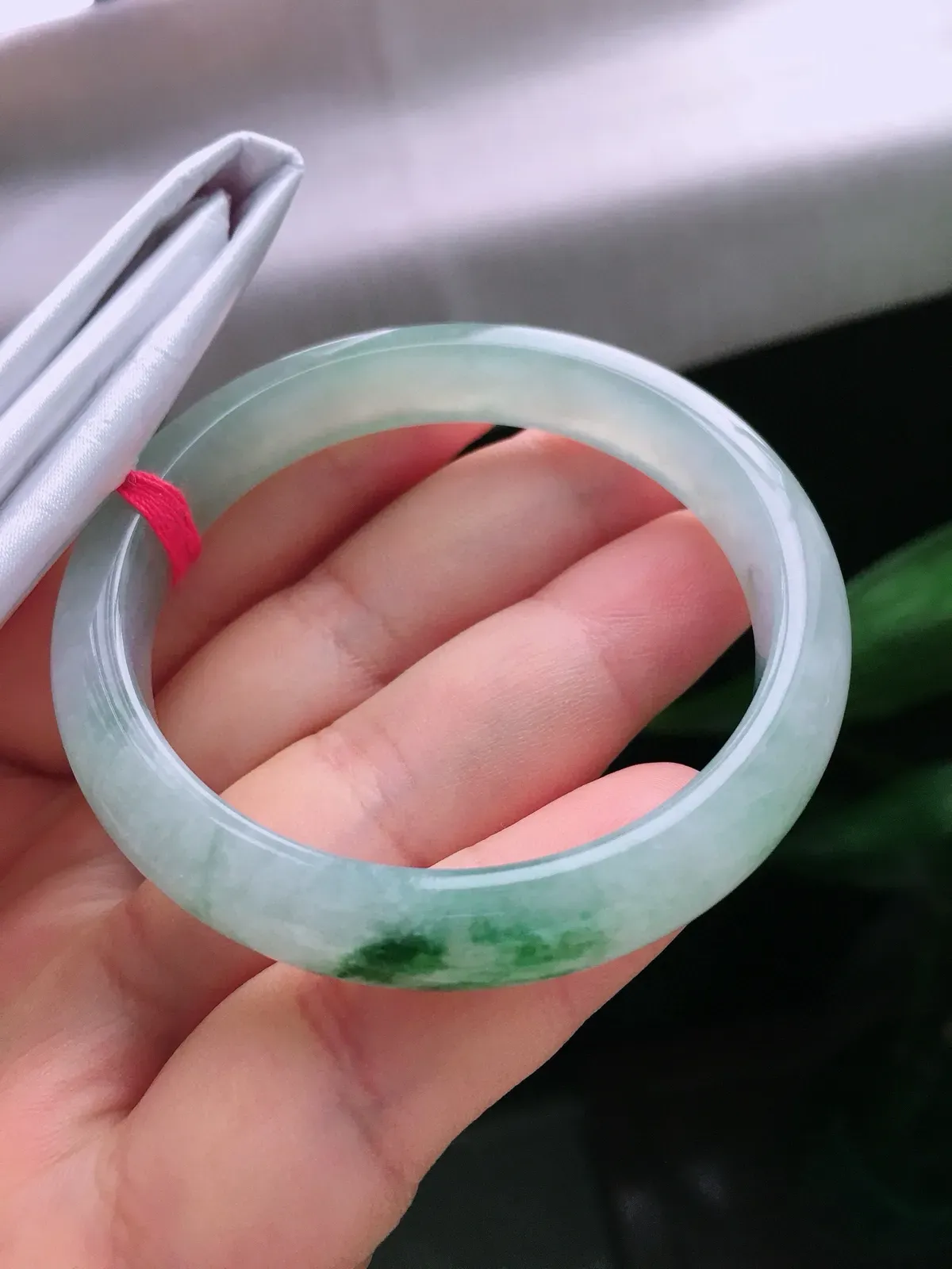 圈口52.5，正圈手镯，小圈口，飘花，玉质冰润，尺寸52.5-10.8-6.7mm