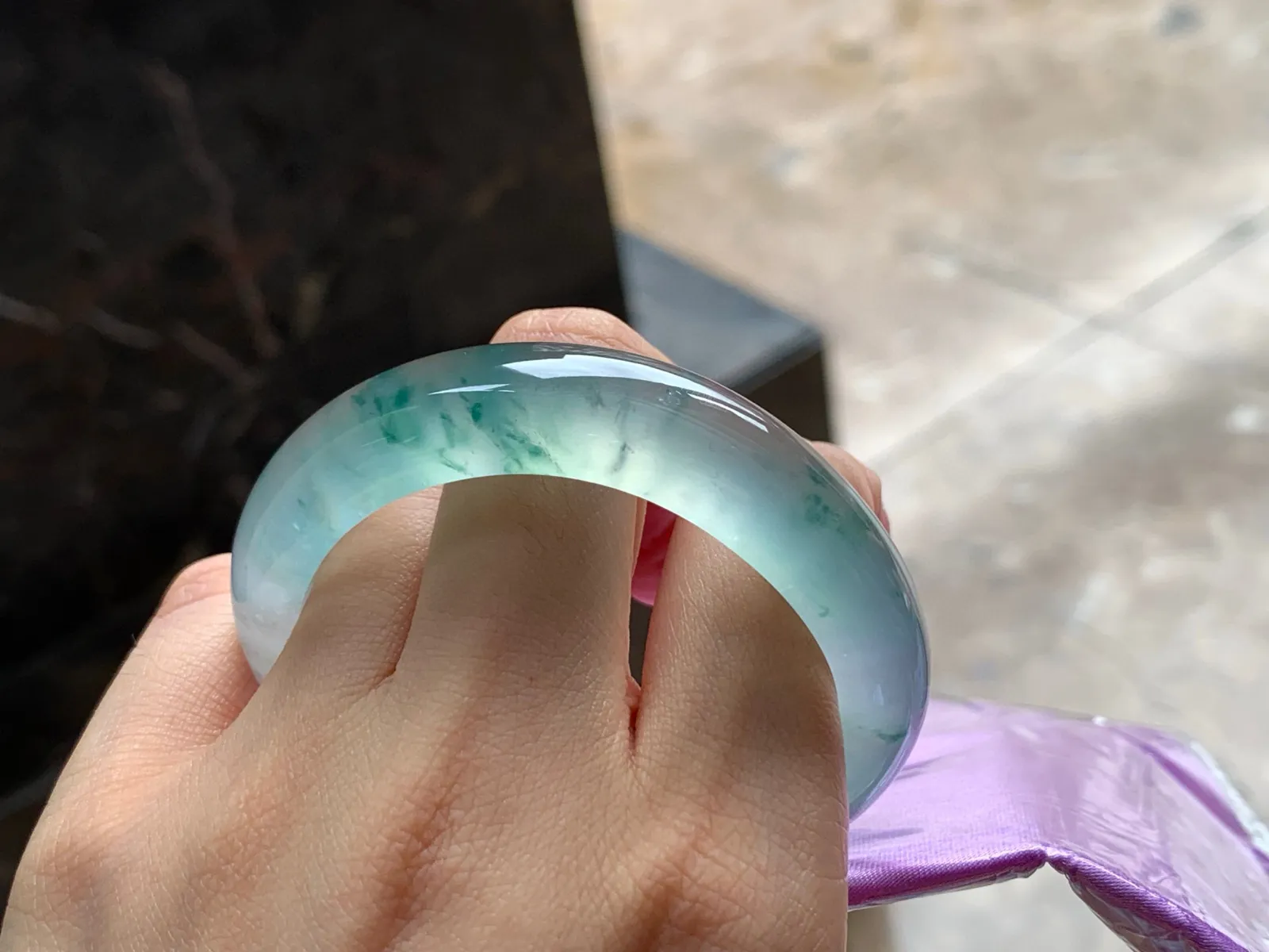 冰种飘花小贵妃
种老水足 49.2/11.8/8.3mm