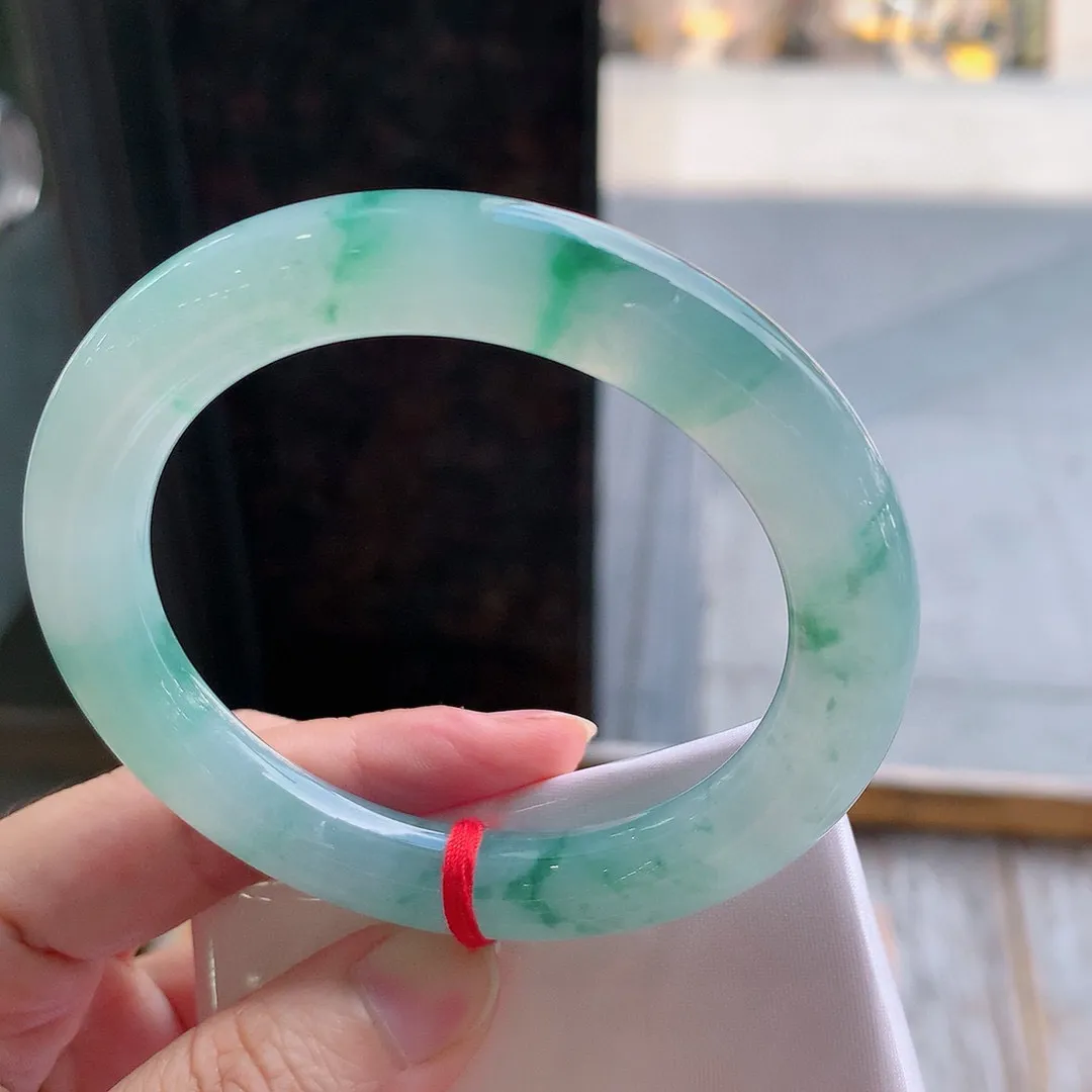 圆条冰玻绿花 无瑕 尺寸:59.2/10.7 花美 种水好️️