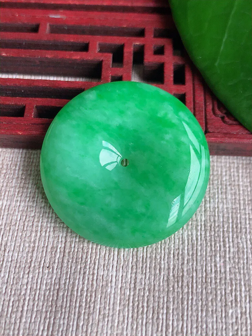 a货翡翠老坑冰种满绿平安扣吊坠 尺寸31.7×6mm 重量12.76g 0701