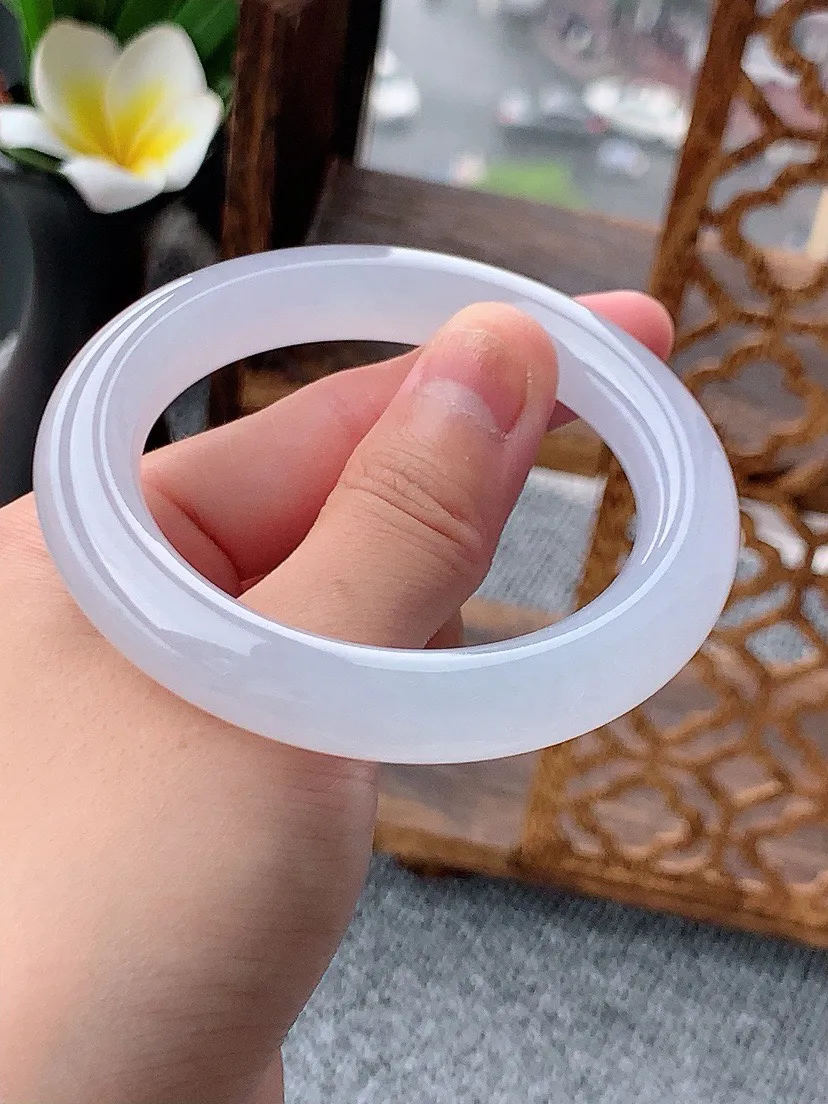 a货翡翠老坑冰种白月光圆条手镯52-53小圈口 尺寸52.3×10.4mm 重量58.90g 0620