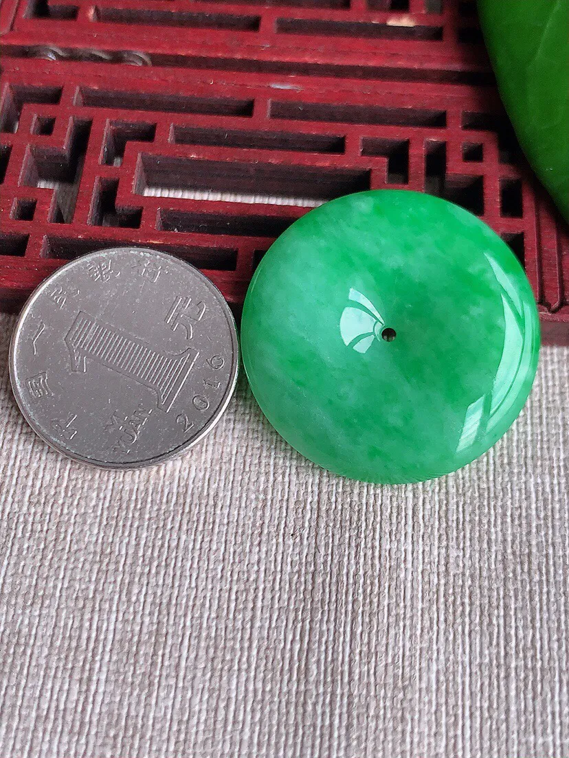 a货翡翠老坑冰种满绿平安扣吊坠 尺寸31.7×6mm 重量12.76g 0701