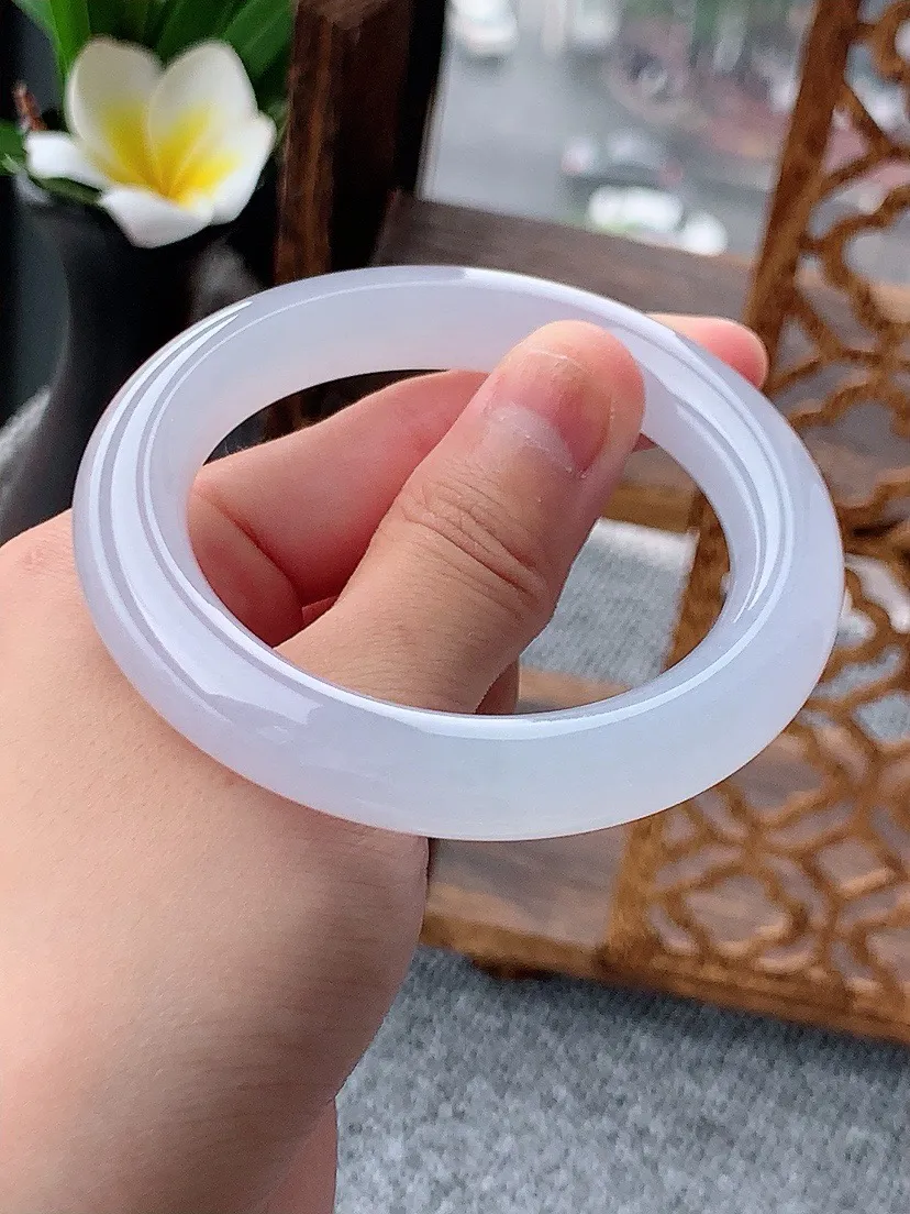 a货翡翠老坑冰种白月光圆条手镯52-53小圈口 尺寸52.3×10.4mm 重量58.90g 0620