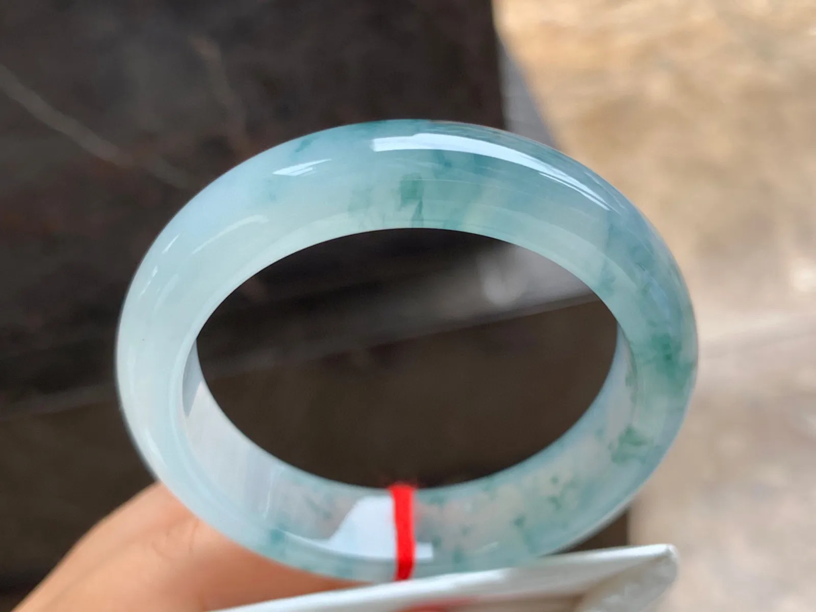 51.5-13-8mm
冰种飘花手镯 水润冰透 花色灵动飘逸  精品小圈口
气质