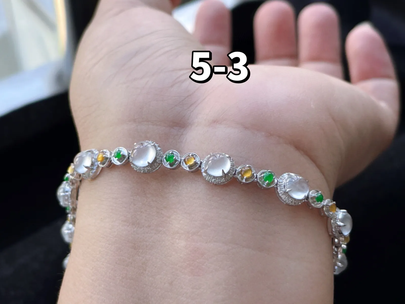 18K 冰种·蛋面手链

裸5-3