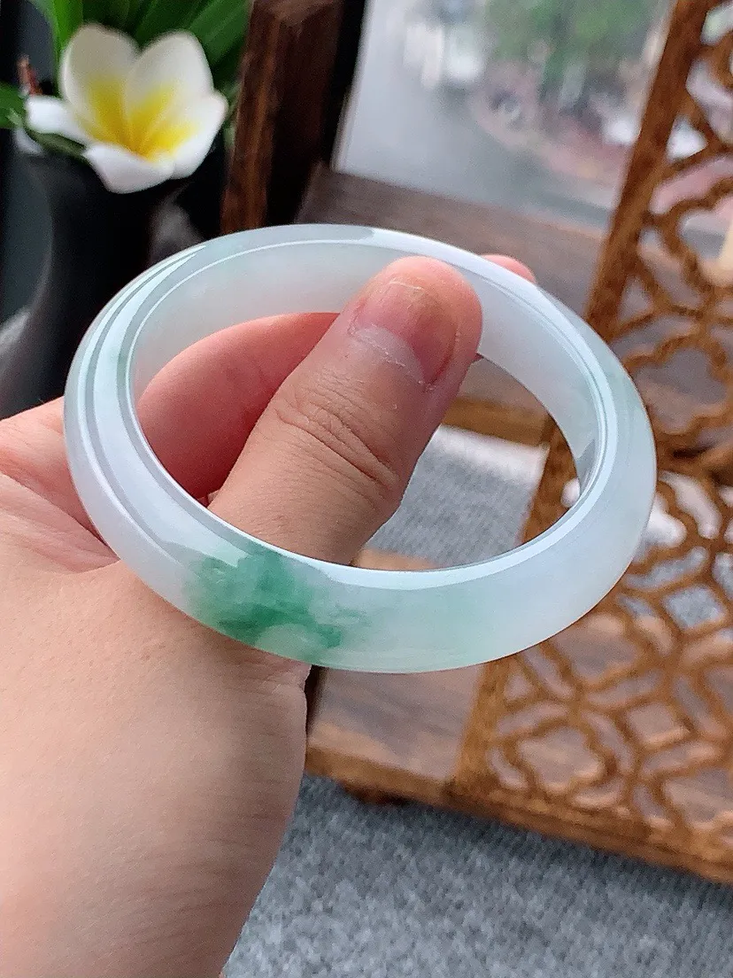 a货翡翠老坑飘花正装正圈手镯51-52小圈口尺寸51.5×10.5×7.5mm 重量44.37g 0620