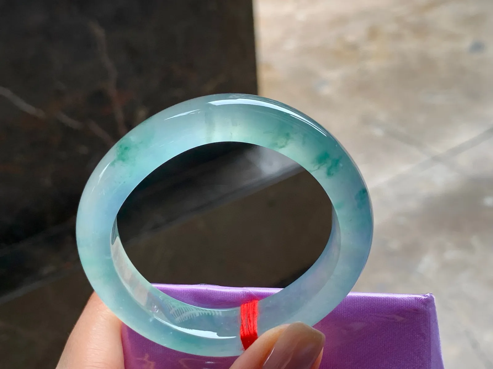 冰种飘花小贵妃
种老水足 49.2/11.8/8.3mm