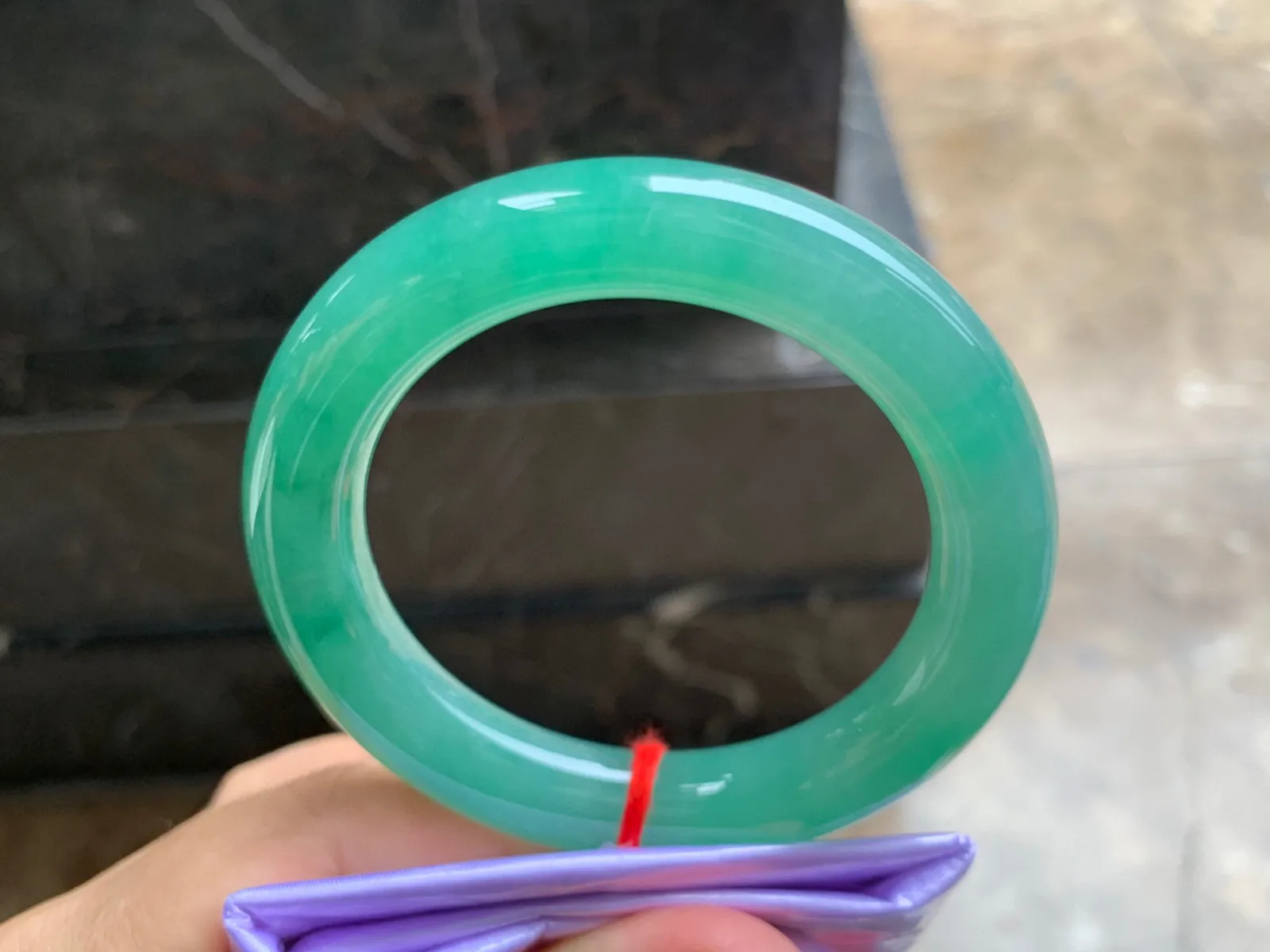 55-11.5mm
满色圆条手镯 种好水润 色满 上手大气