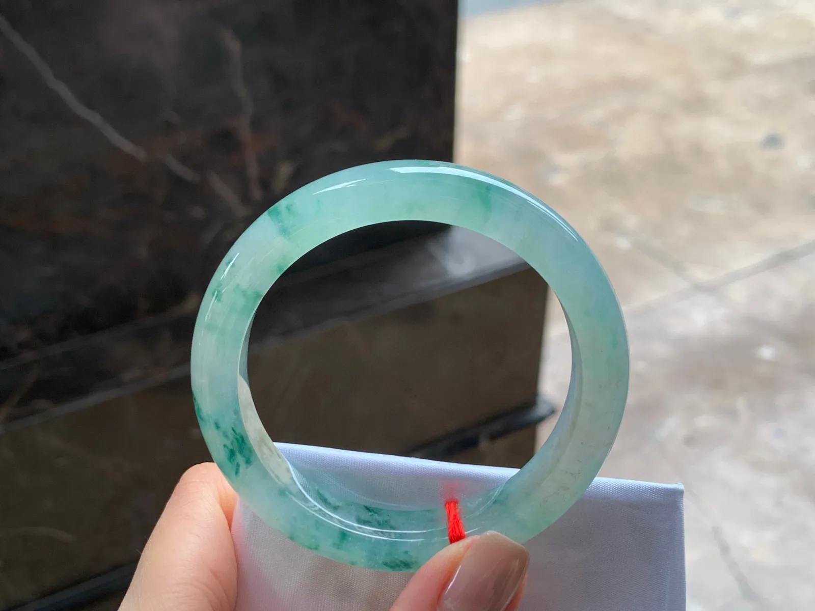 冰色花手镯
清爽52.5/10.6/8mm