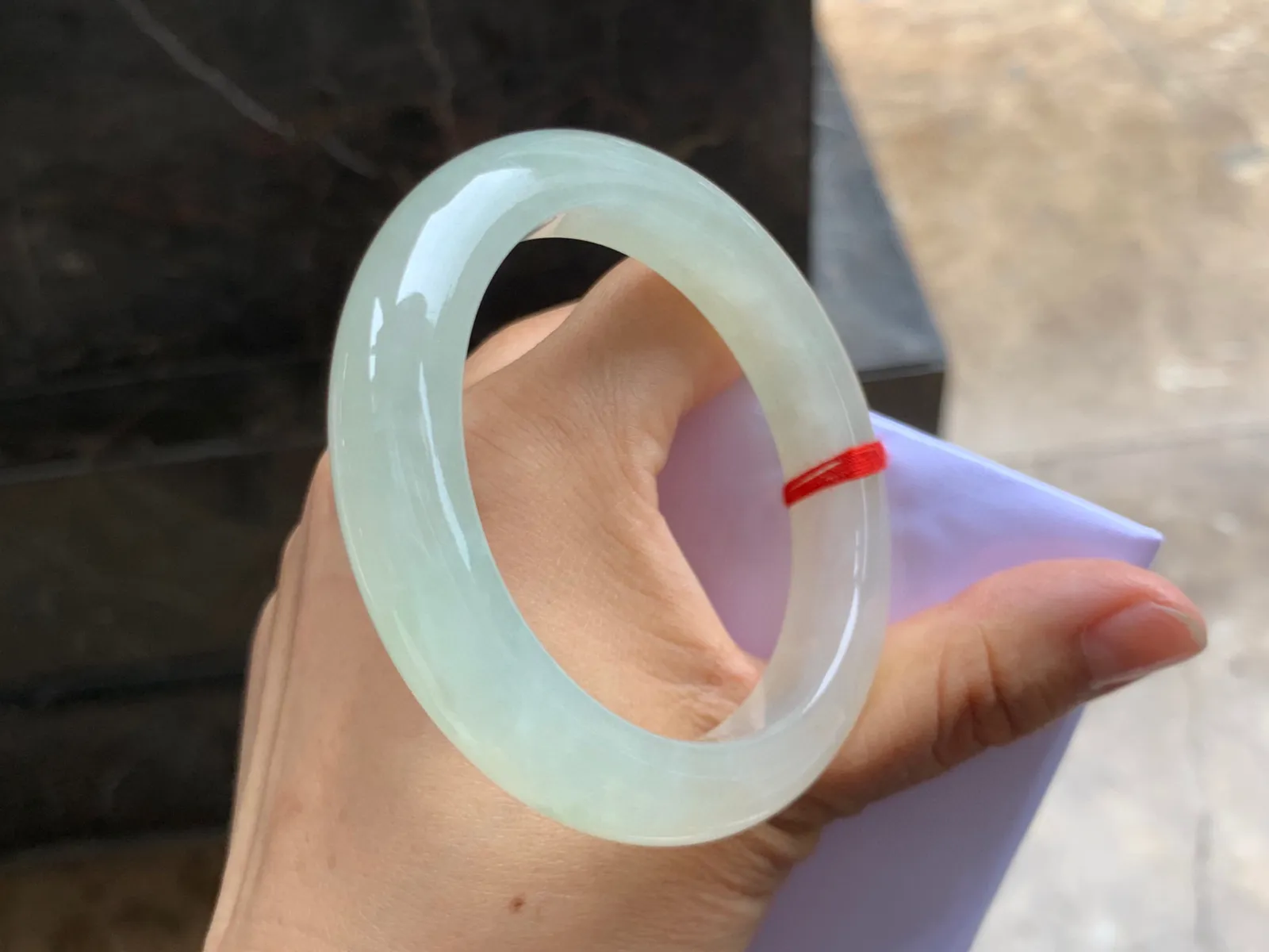 55.5-11-9.5mm
冰黄翡手镯 水润冰透 颜色均匀漂亮