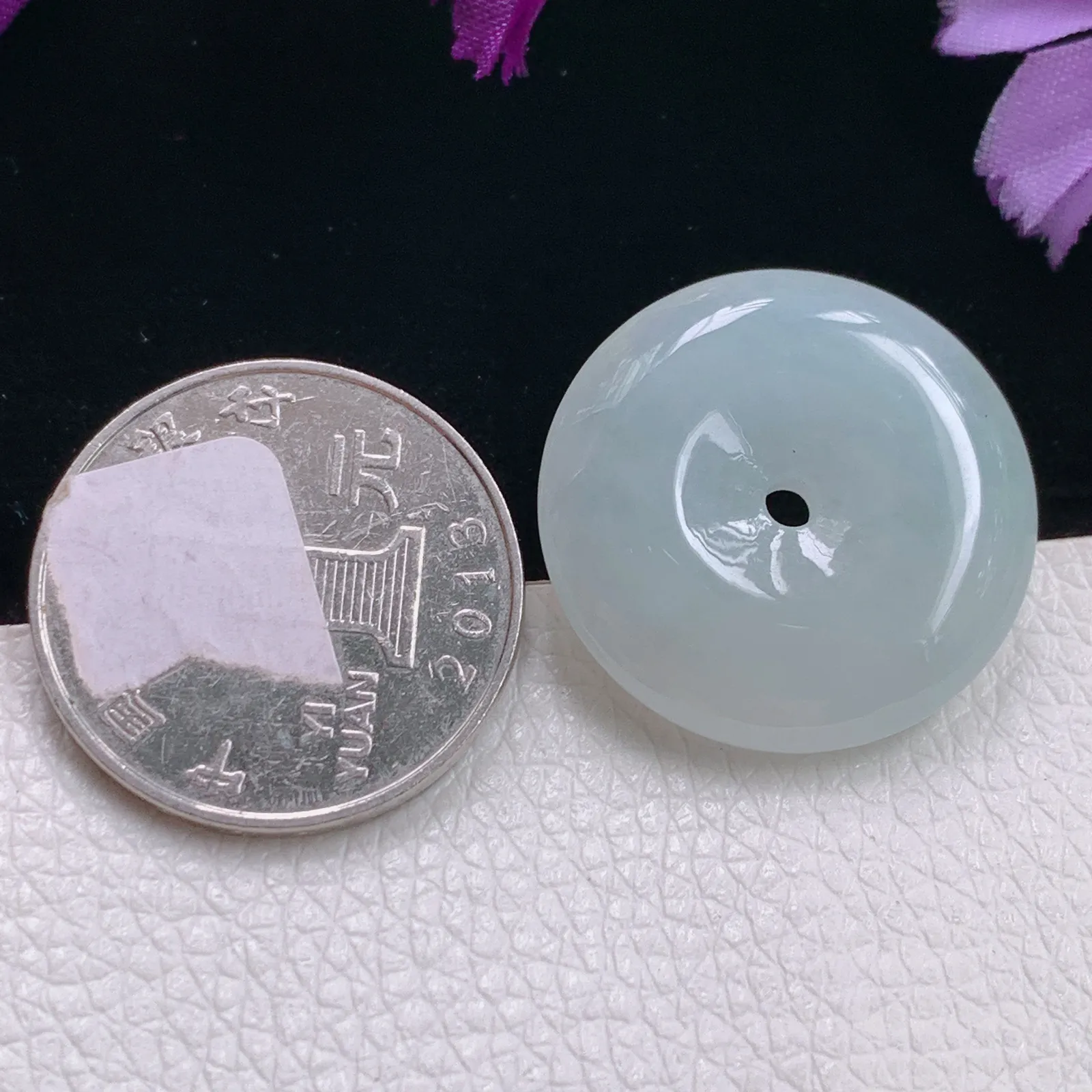 zzx实拍25.5*5.7缅甸翡翠精雕冰润饱平安扣玉吊坠 白月光扣子