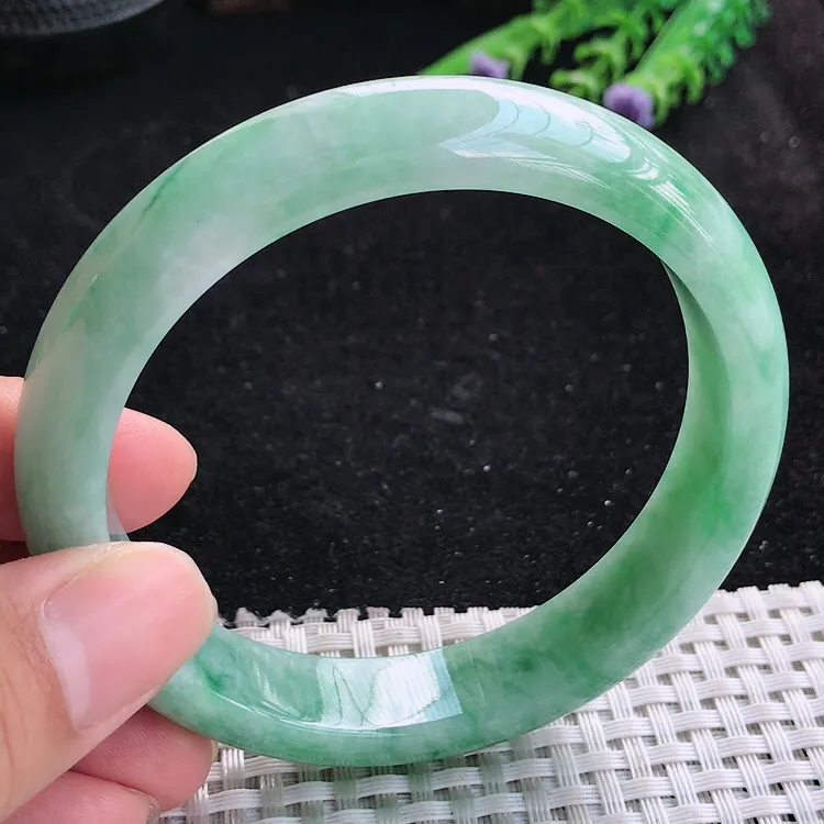 自然光62.5/13.2/8.2大圈口老坑精美满色飘绿手镯翡翠玉镯美人镯