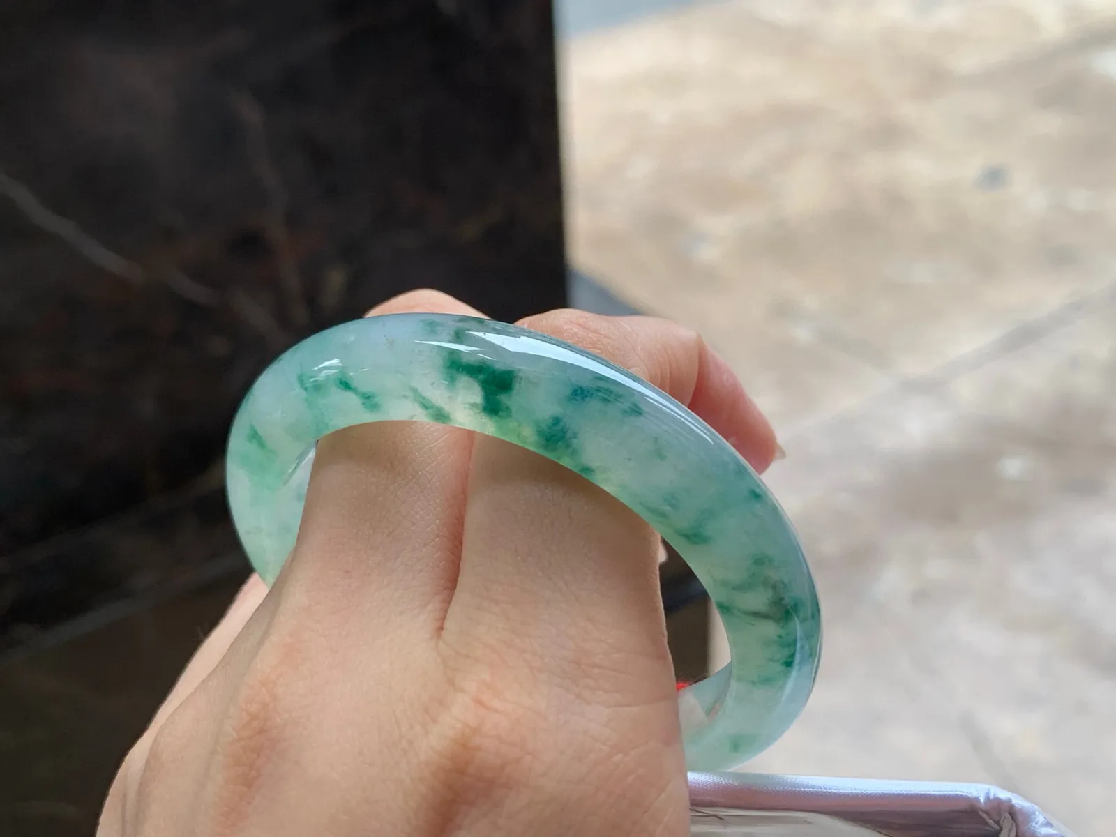 冰色花手镯
清爽52.5/10.6/8mm