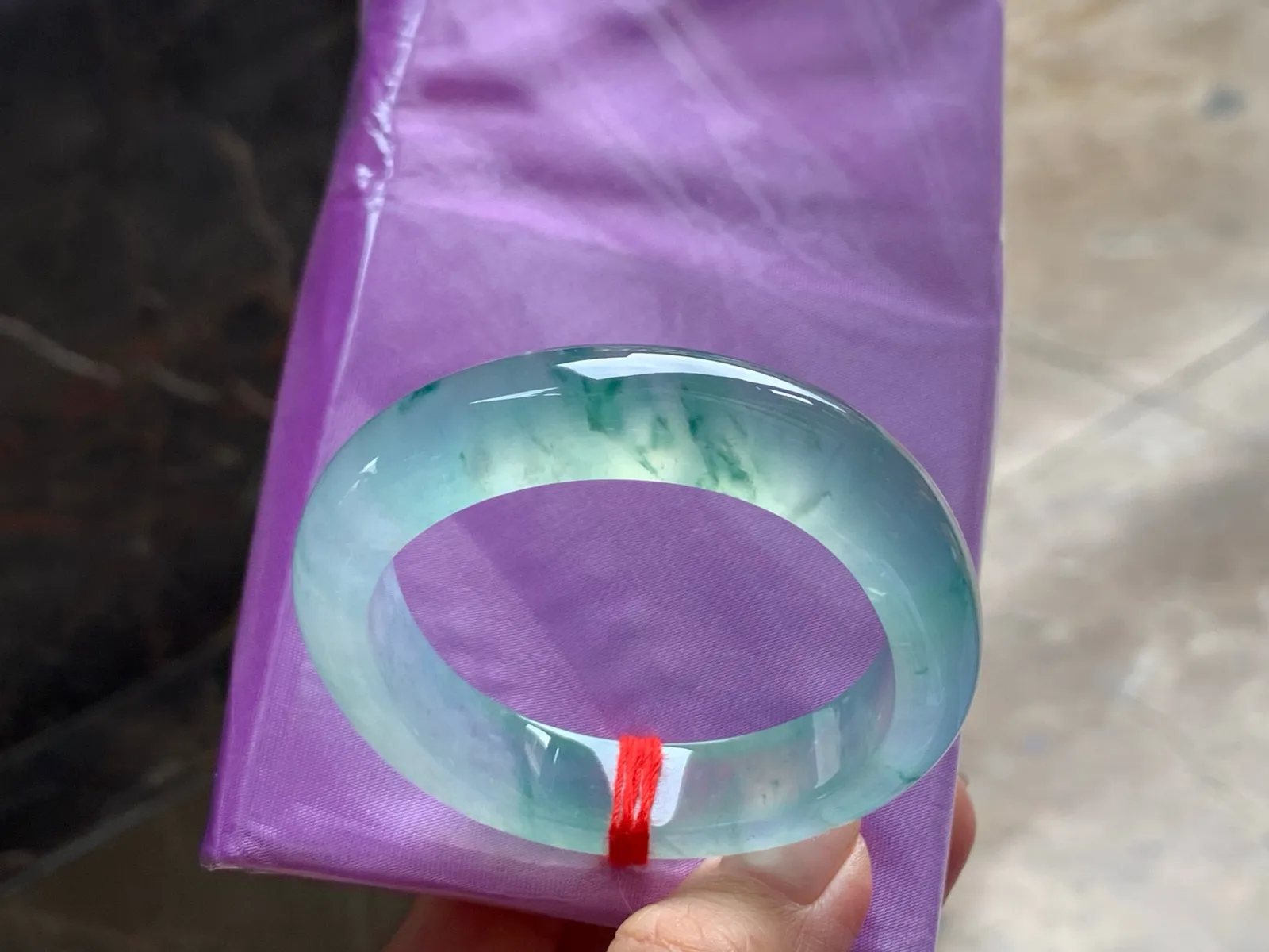 冰种飘花小贵妃
种老水足 49.2/11.8/8.3mm