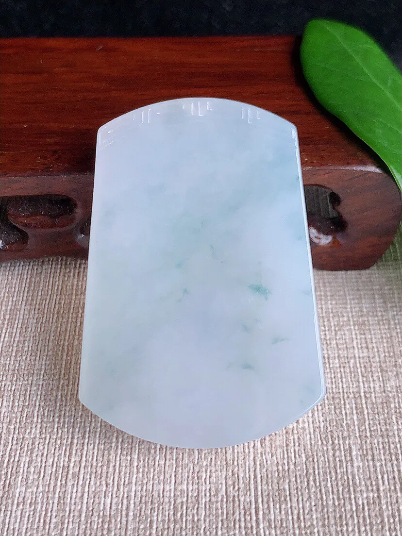 a货翡翠老坑冰种飘花无事牌吊坠 尺寸54×37×6mm 重量34.79g 0701