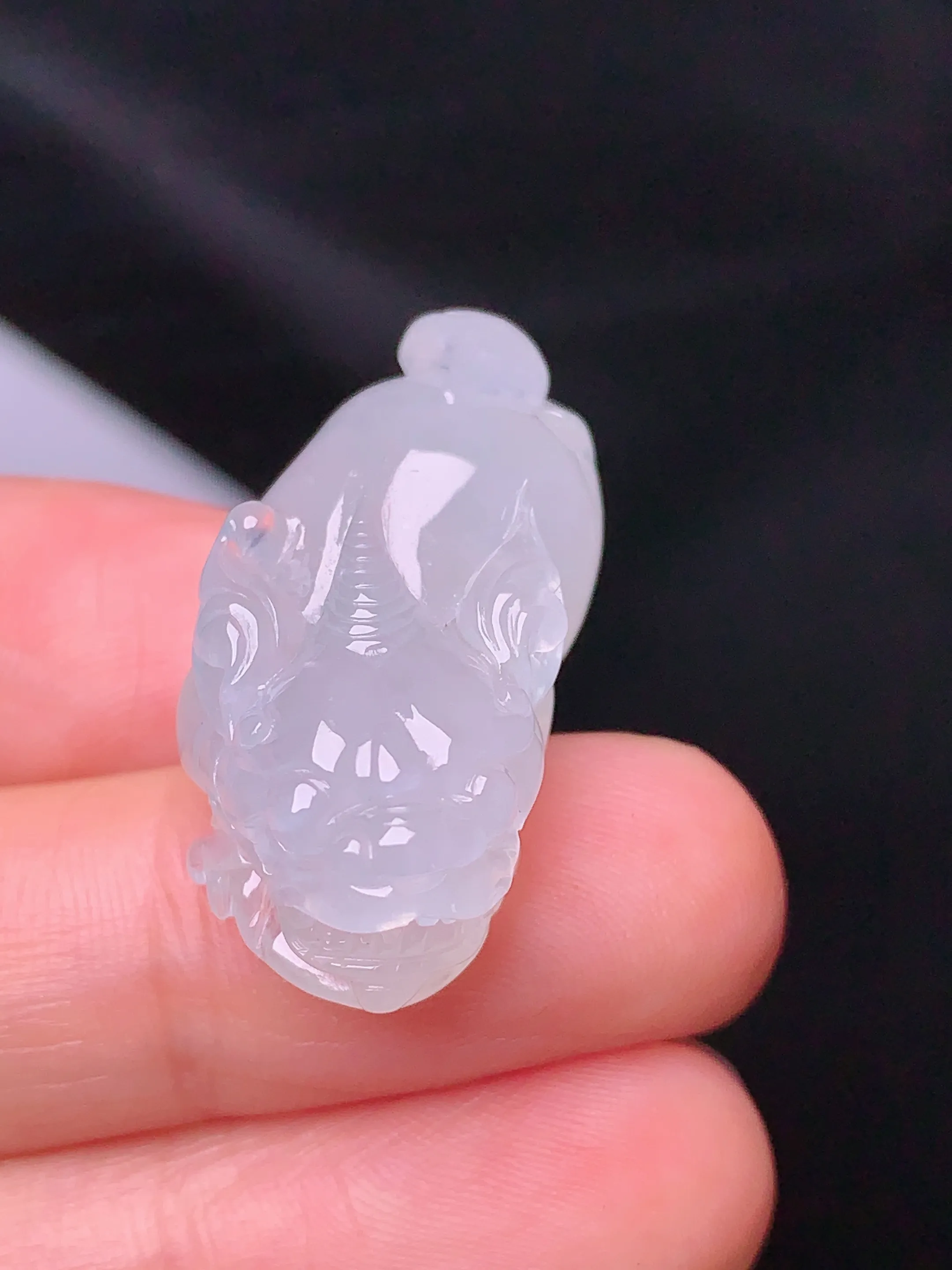 冰种金蟾吊坠 玉质细腻 色泽艳丽 整体尺寸30*14*11.3