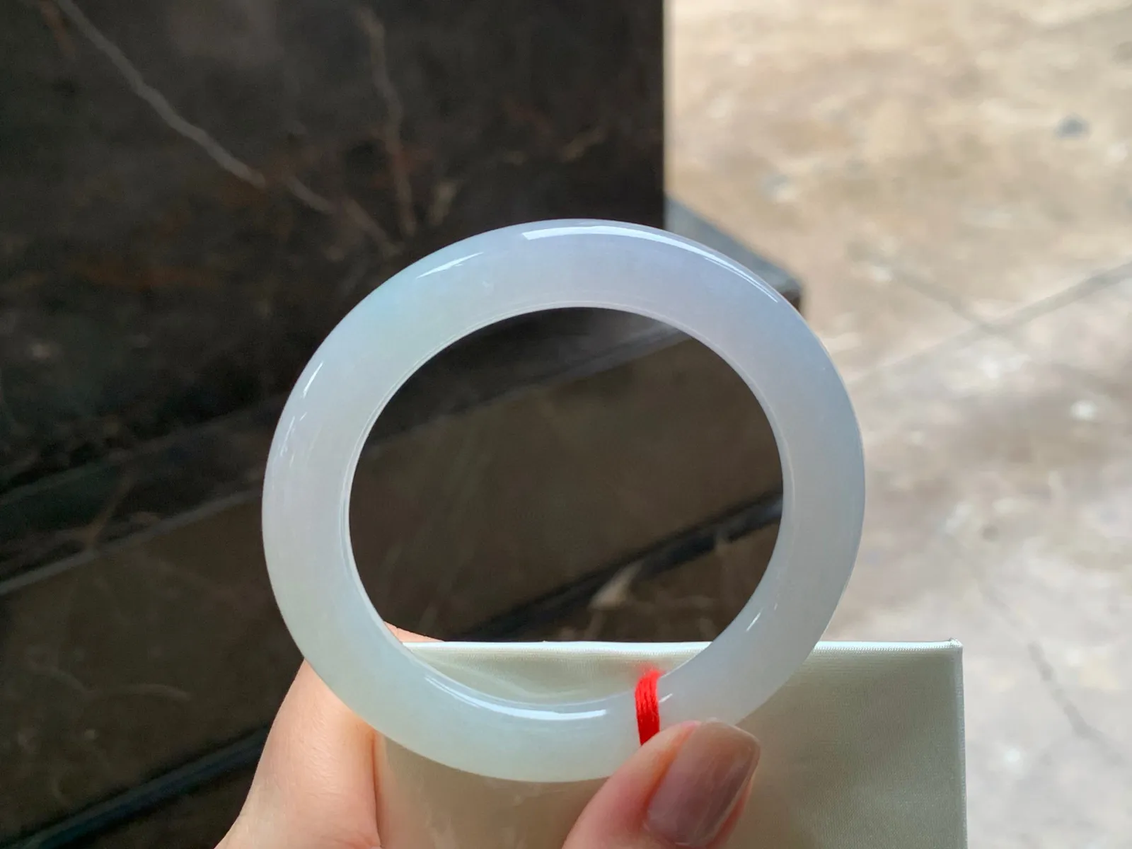 福镯
水润清爽 51.8/9.4mm