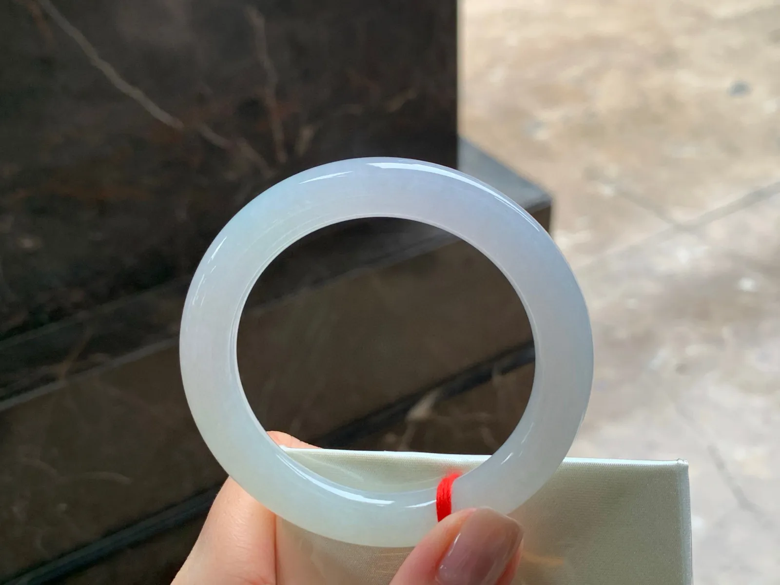 福镯
水润清爽 51.8/9.4mm