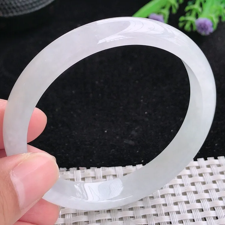 自然光60/11.2/6.6老坑冰透水灵月光白手镯翡翠玉镯美人镯
