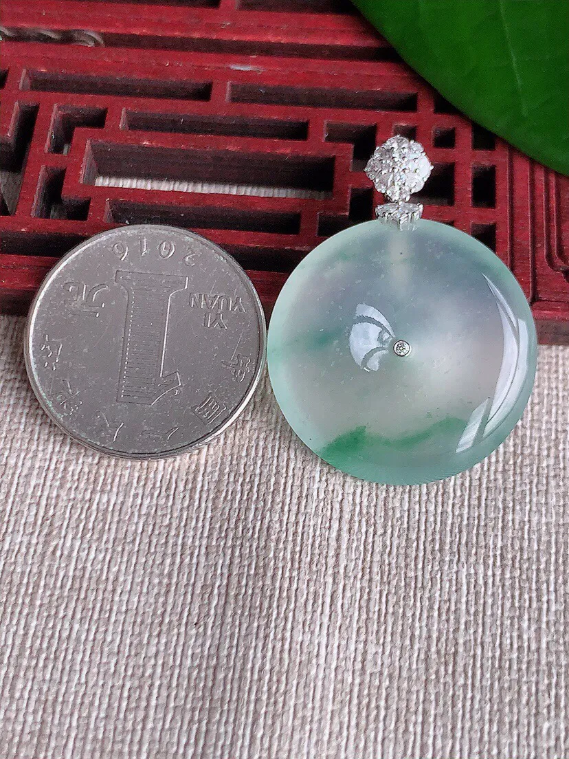 a货翡翠老坑高冰种18K金伴钻镶嵌飘花平安扣吊坠 尺寸35.3×27×5.2mm 重量8.95g 0701