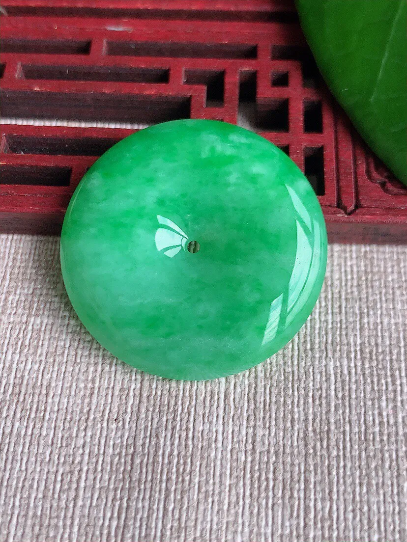 a货翡翠老坑冰种满绿平安扣吊坠 尺寸31.7×6mm 重量12.76g 0701