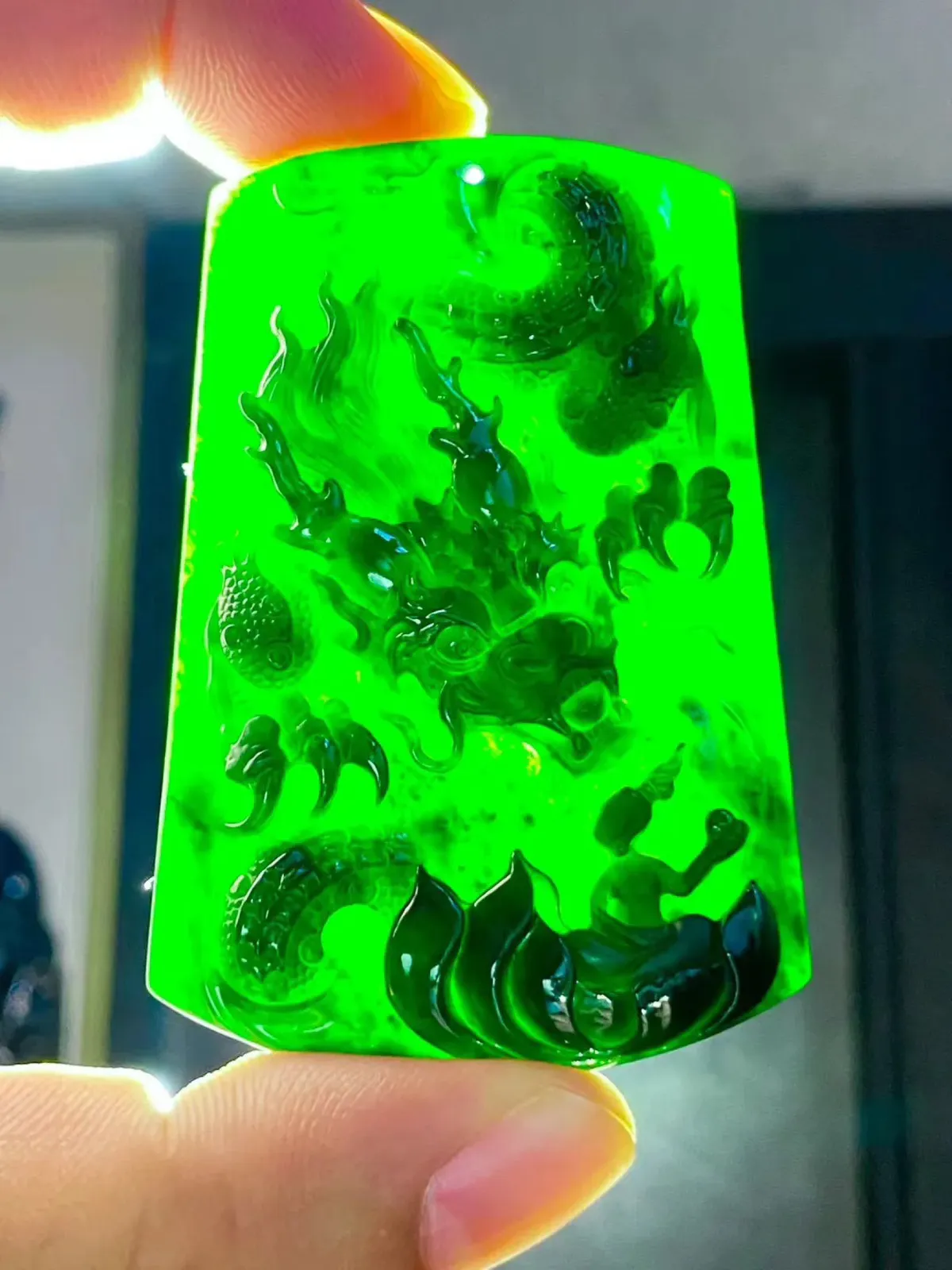 墨翠【望子成龙】细腻干净，黑度极黑，性价比高，雕工精湛，打灯透绿·