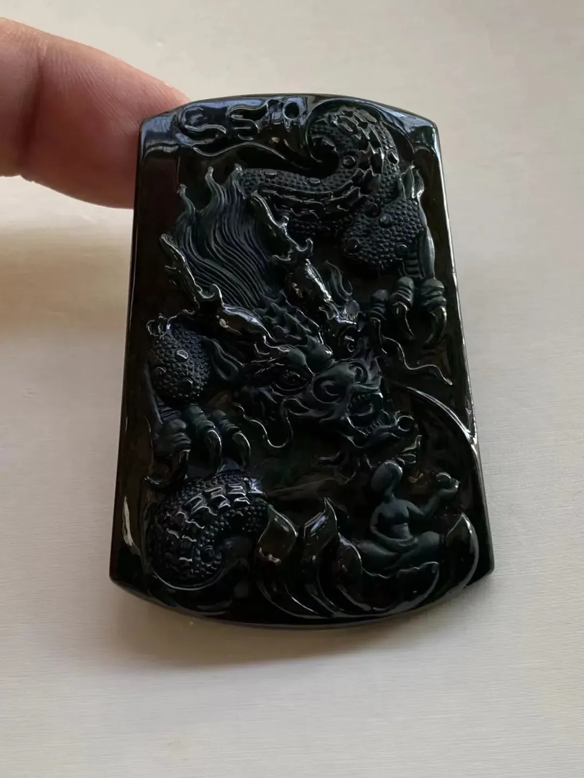 墨翠【望子成龙】细腻干净，黑度极黑，性价比高，雕工精湛，打灯透绿·