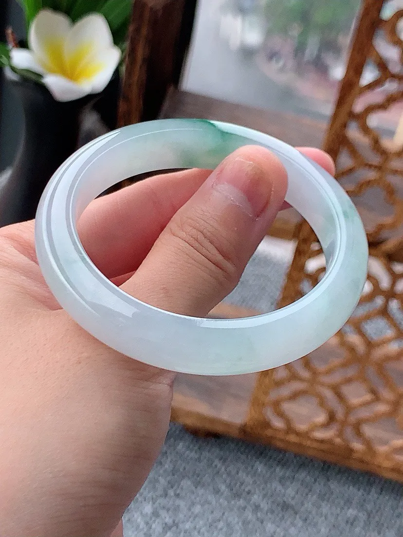 a货翡翠老坑飘花正装正圈手镯51-52小圈口尺寸51.5×10.5×7.5mm 重量44.37g 0620