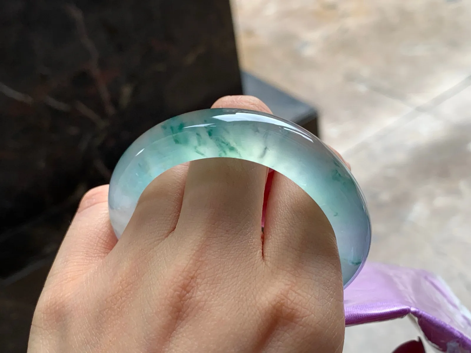 冰种飘花小贵妃
种老水足 49.2/11.8/8.3mm