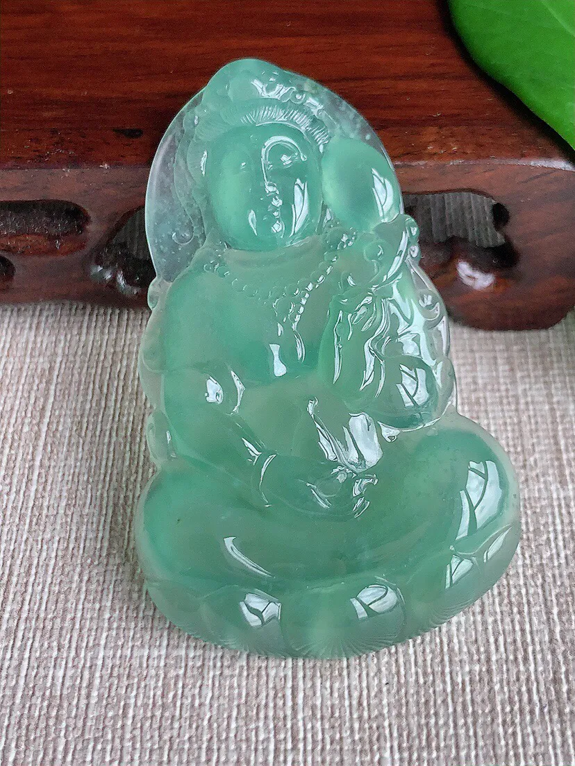 a货翡翠老坑冰种晴水大势至菩萨吊坠 尺寸59×36.4×6.5mm 重量24.20g 0701