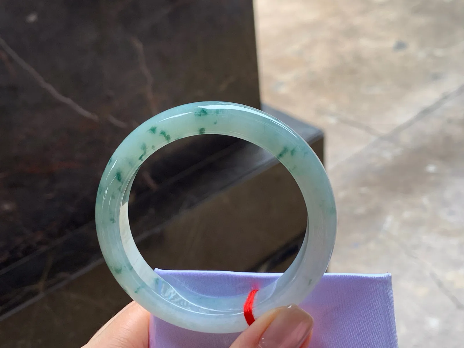 飘花手镯
细腻清爽 54/11.6/8mm