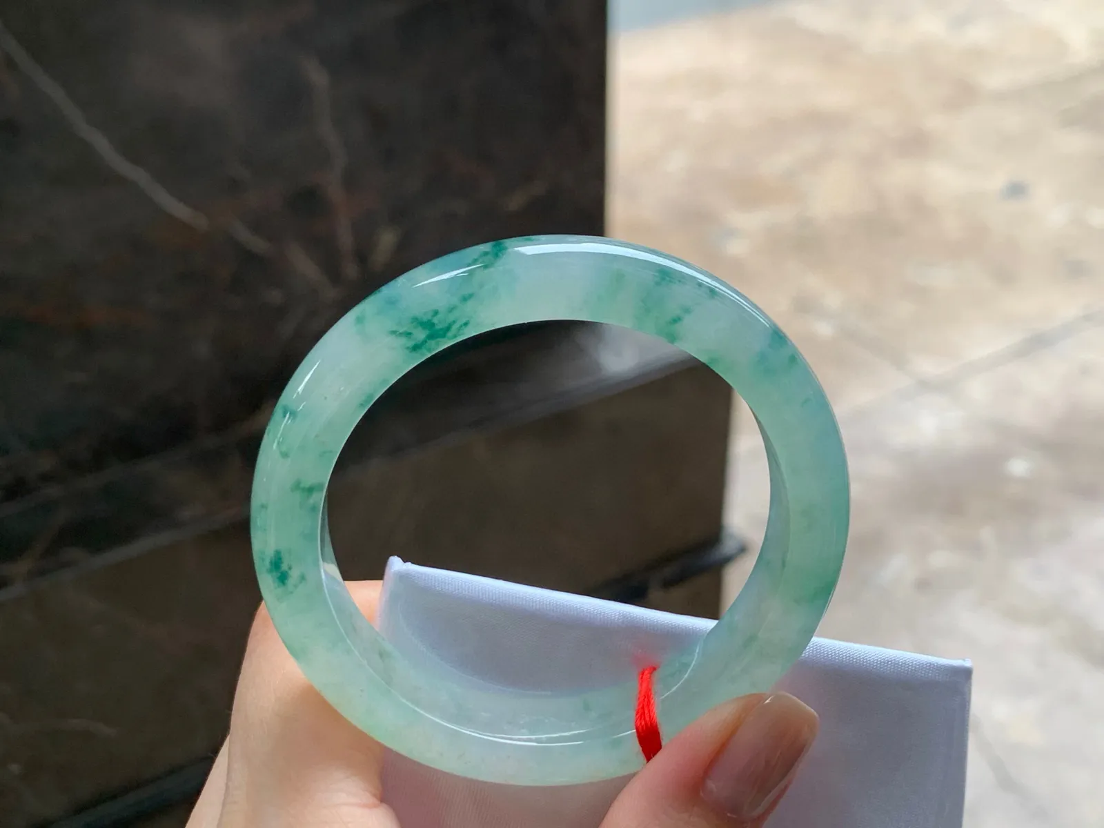 冰色花手镯
清爽52.5/10.6/8mm