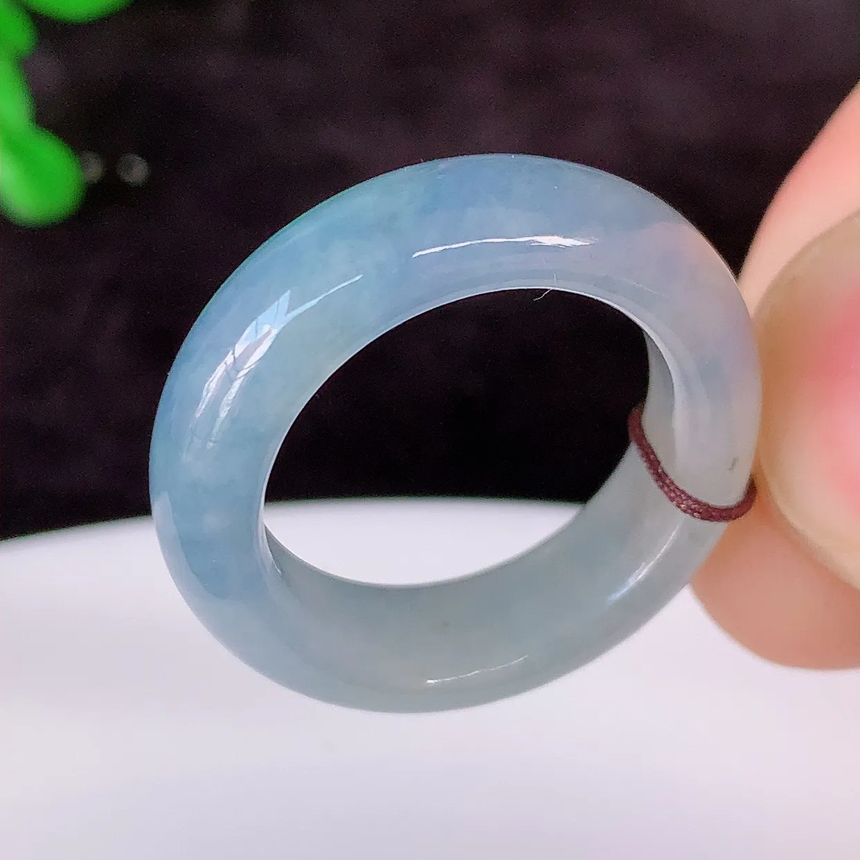 自然光实拍，17.3mm内径翡翠指环，玉戒指，玉质莹润，好精美好冰润的指环，15圈口，上手纤巧！#3.1