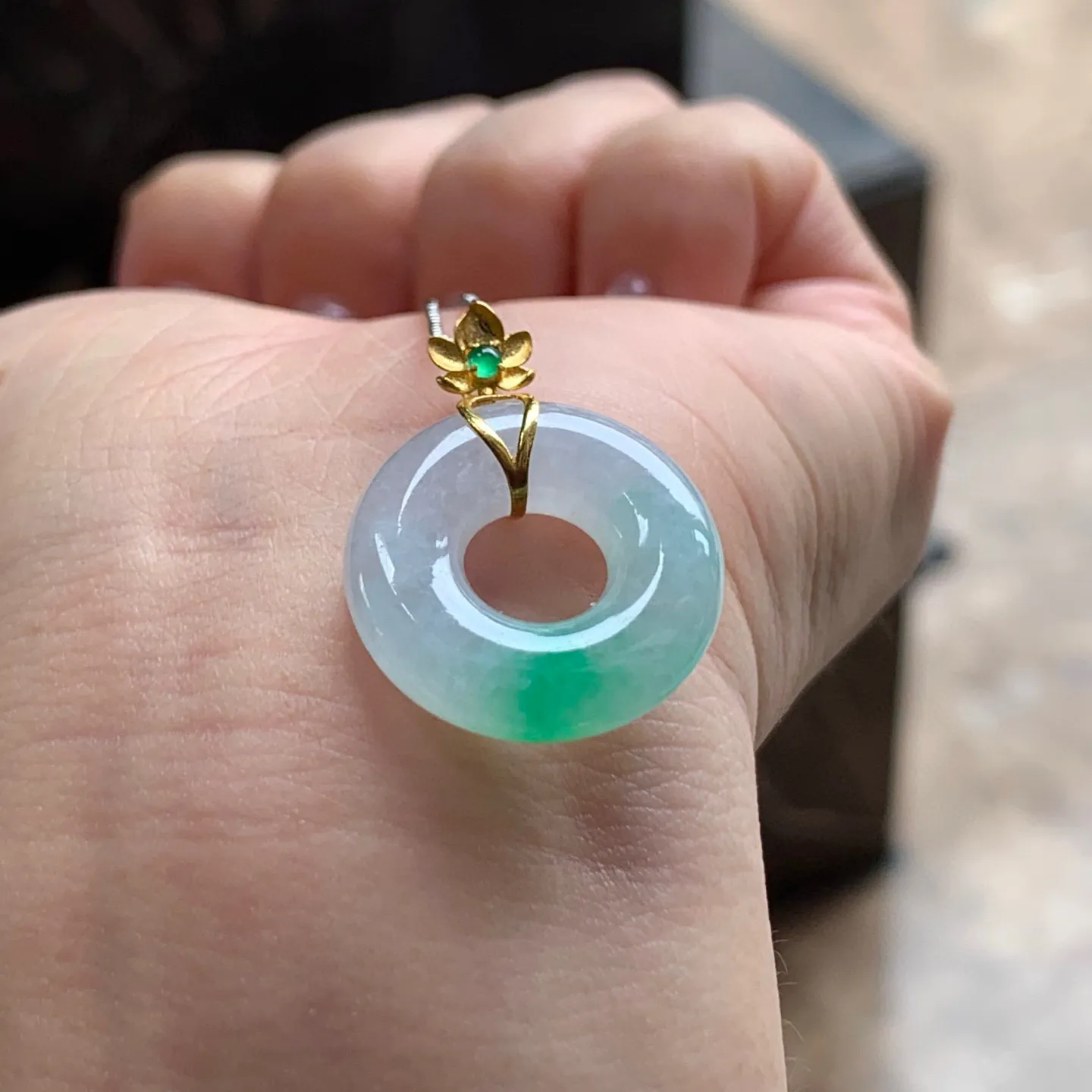 带色甜甜圈
清爽 金扣