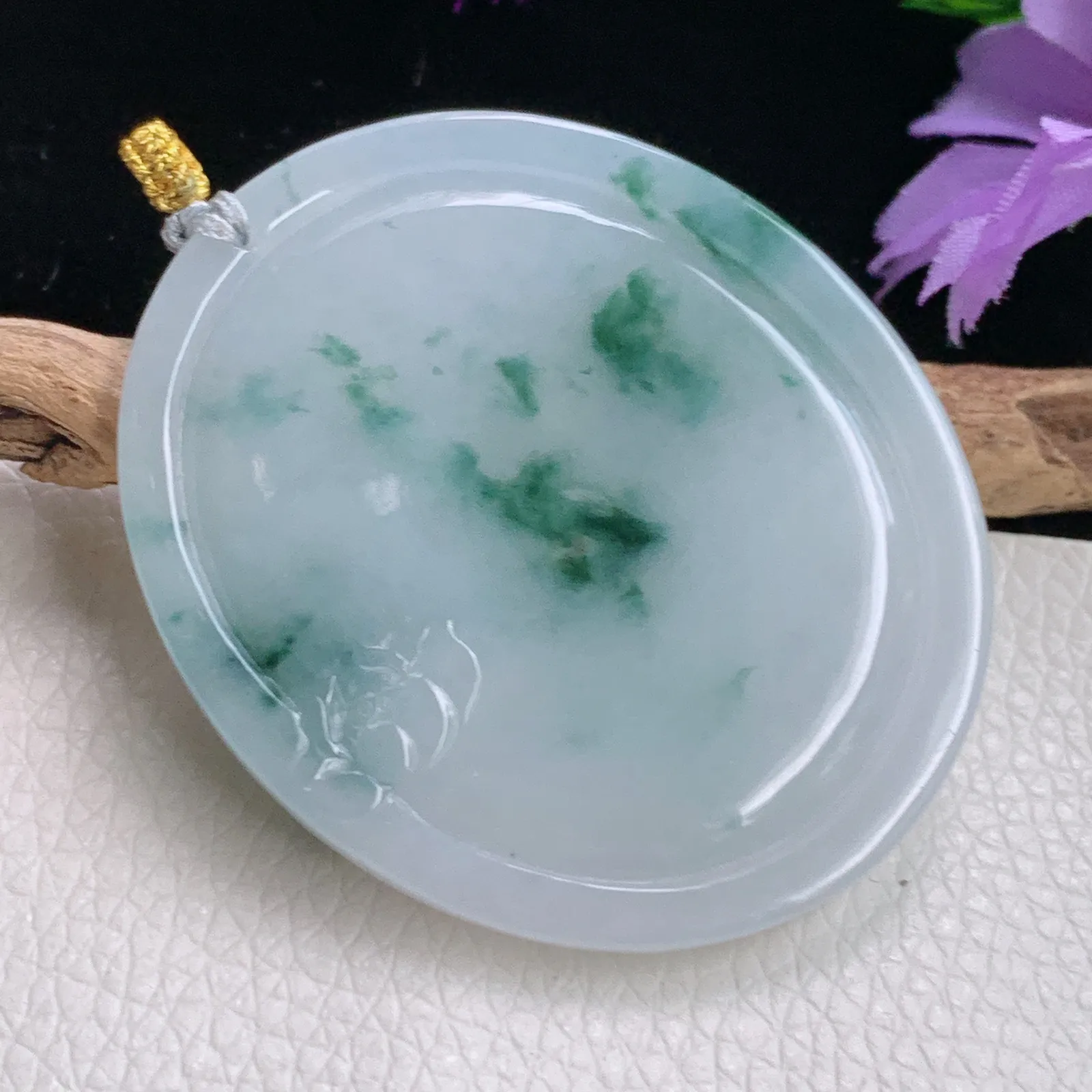 rp实拍47.6*40.8*5.5天然翡翠精雕冰飘花灵猴献寿玉吊坠 玉挂件