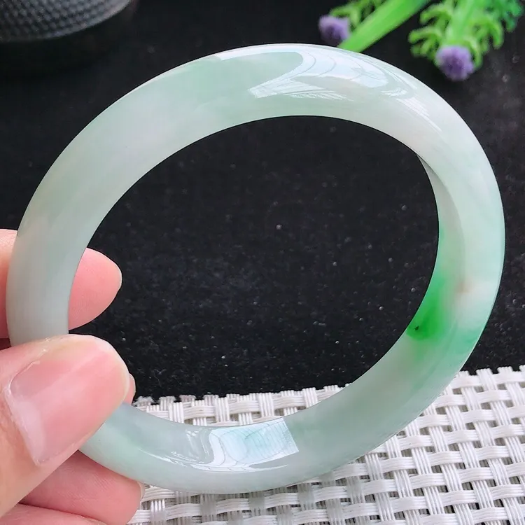 自然光60.8/11.8/8.3老坑冰胶果冻飘阳绿大圈口手镯翡翠玉镯收藏美人镯