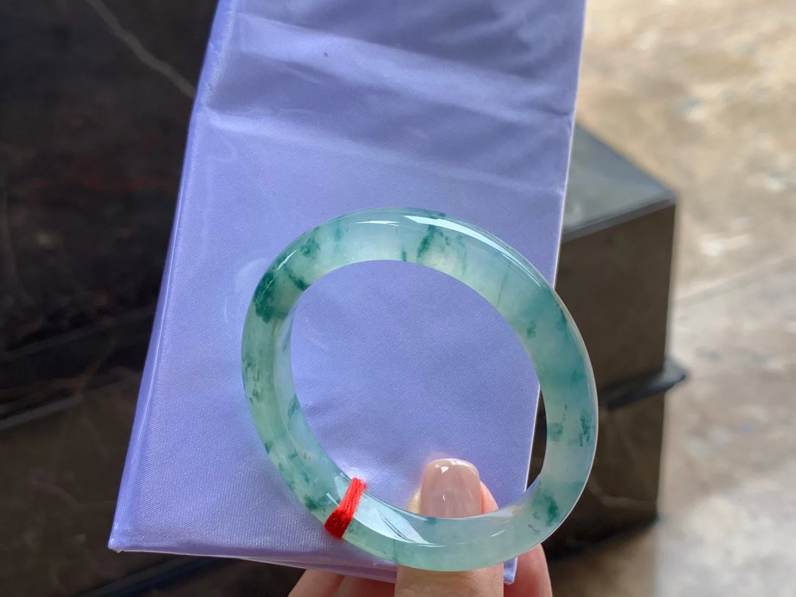 冰种飘花贵妃镯
种好53/9.5/7mm
