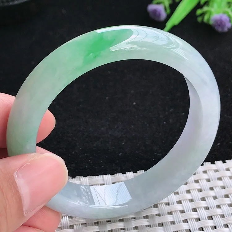 自然光52/11.8/7.8老坑冰胶水灵飘阳绿手镯翡翠玉镯收藏美人镯