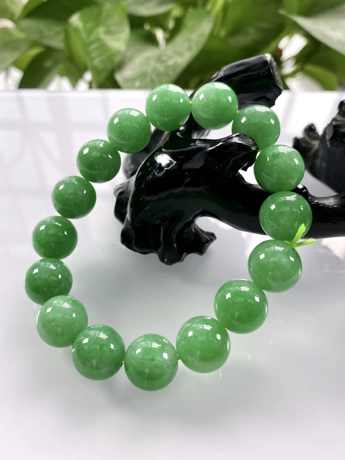 缅甸天然翡翠A货，卡13冰润满绿豆阳绿圆珠手串手链，尺寸：13mm/16颗，重量：60.65g